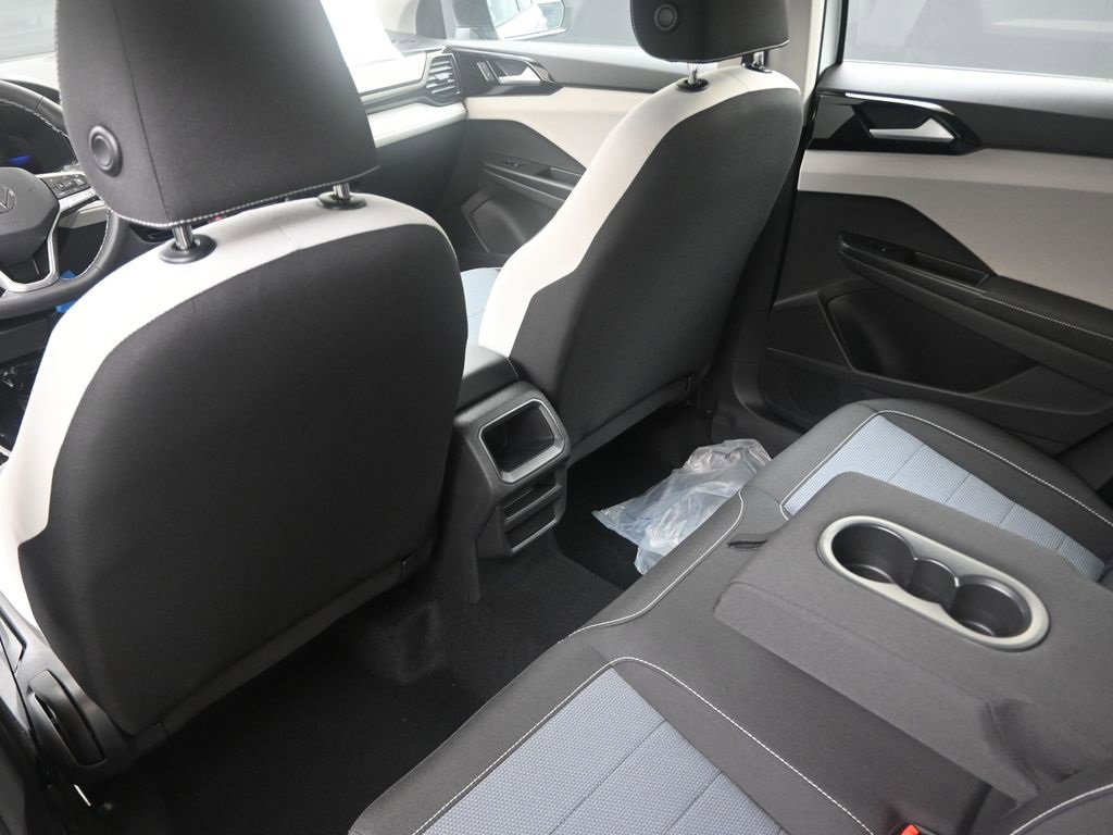 New 2025 Volkswagen Taos S image 18
