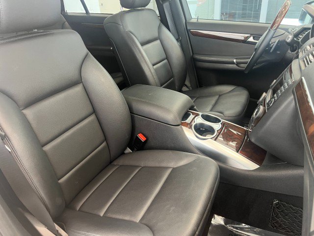 Used 2011 Mercedes-Benz R 350 4MATIC image 15