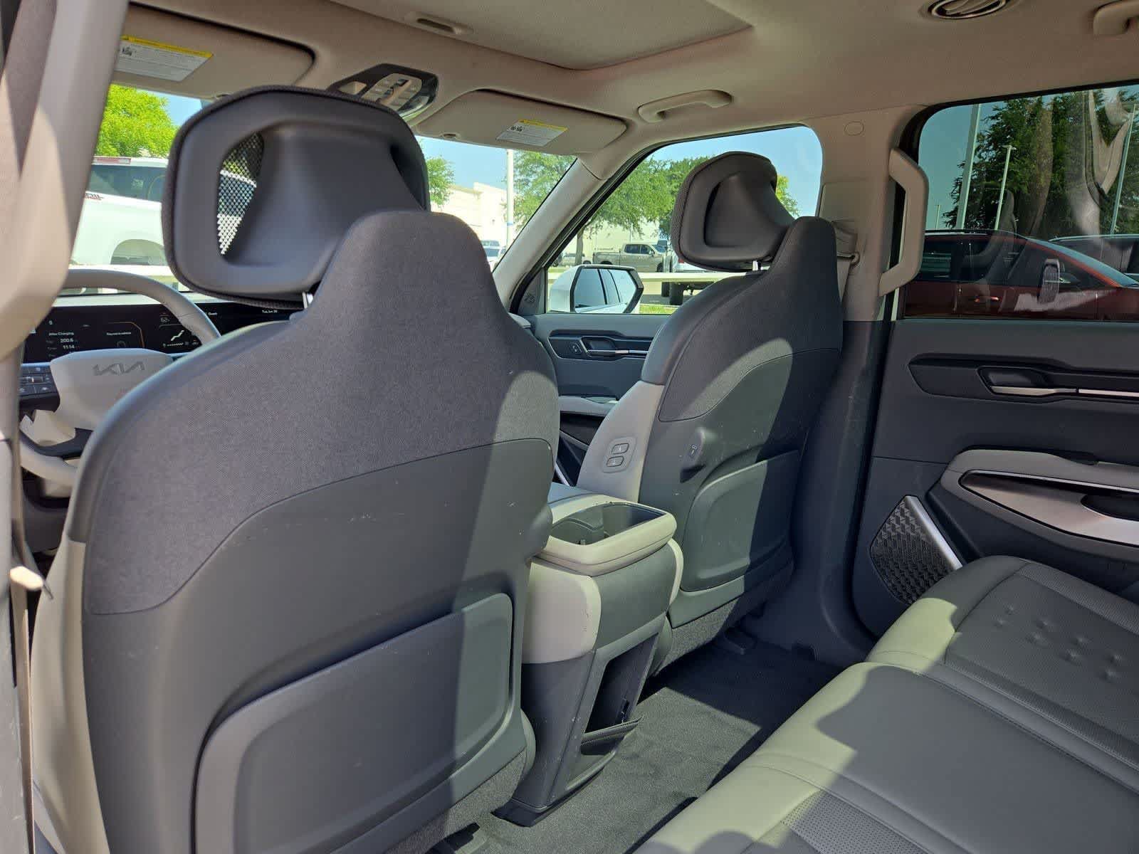 Certified 2024 Kia EV9 Wind AWD/4WD image 16