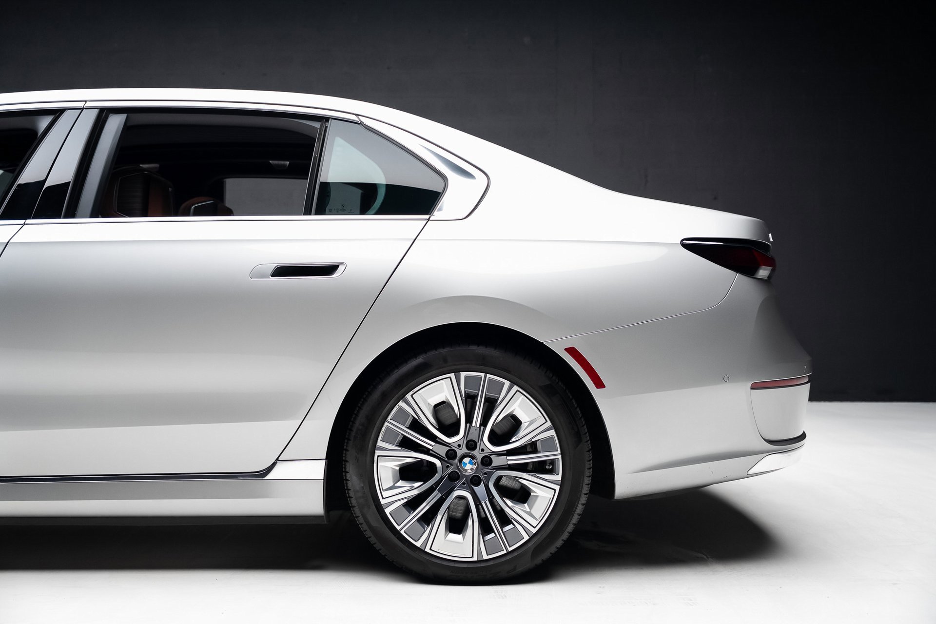 Used 2023 BMW i7 xDrive60 image 20