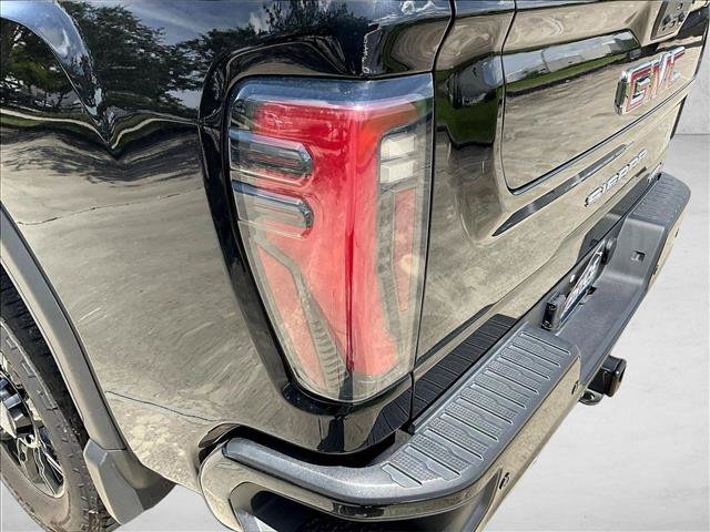 Used 2025 GMC Sierra 2500 AT4 w/ AT4 Premium Plus Package AWD/4WD image 29