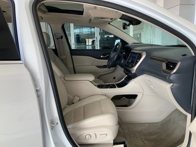 Used 2022 GMC Acadia Denali w/ Denali Ultimate Package AWD/4WD image 16
