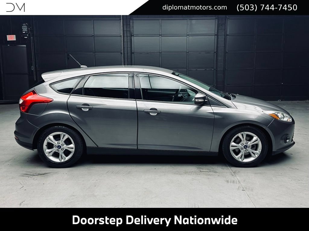 Used 2014 Ford Focus SE w/ SE Winter Package FWD image 8