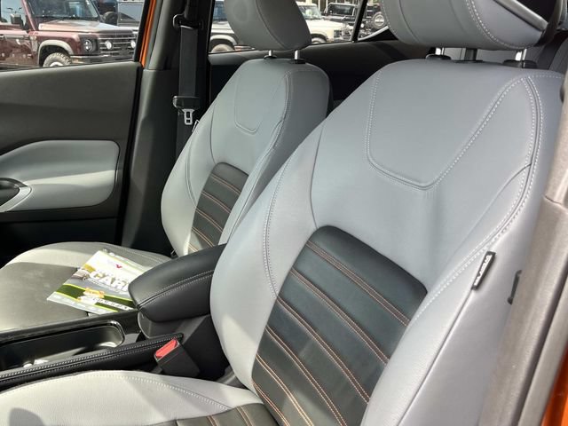 Used 2023 Nissan Kicks SR w/ SR Premium Package FWD image 28