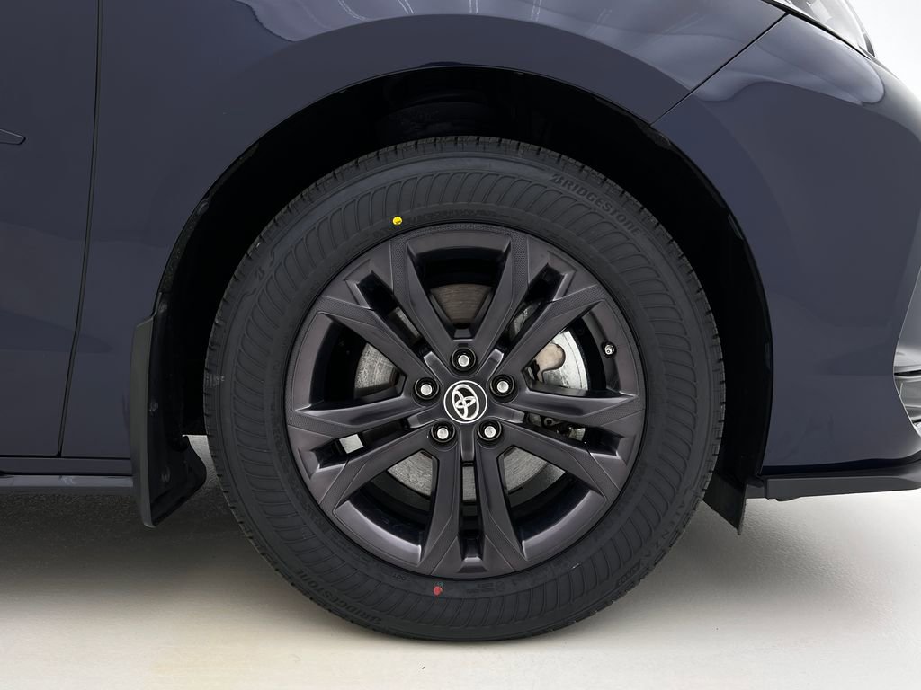 Used 2024 Toyota Sienna XSE w/ XSE Plus Package image 31