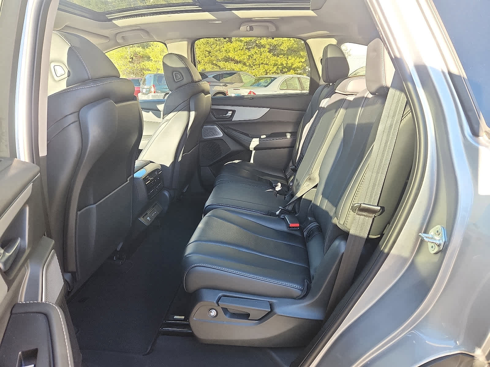 Certified 2025 Acura MDX SH-AWD w/ Technology Package image 11