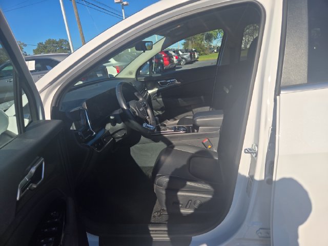 Used 2025 Kia Sportage EX FWD image 6