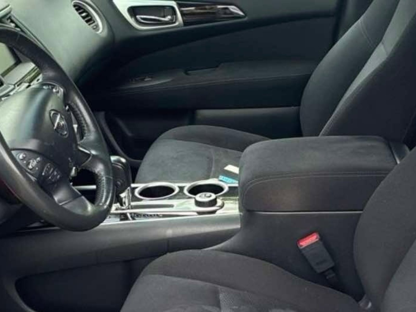Used 2015 Nissan Pathfinder SV AWD/4WD image 2