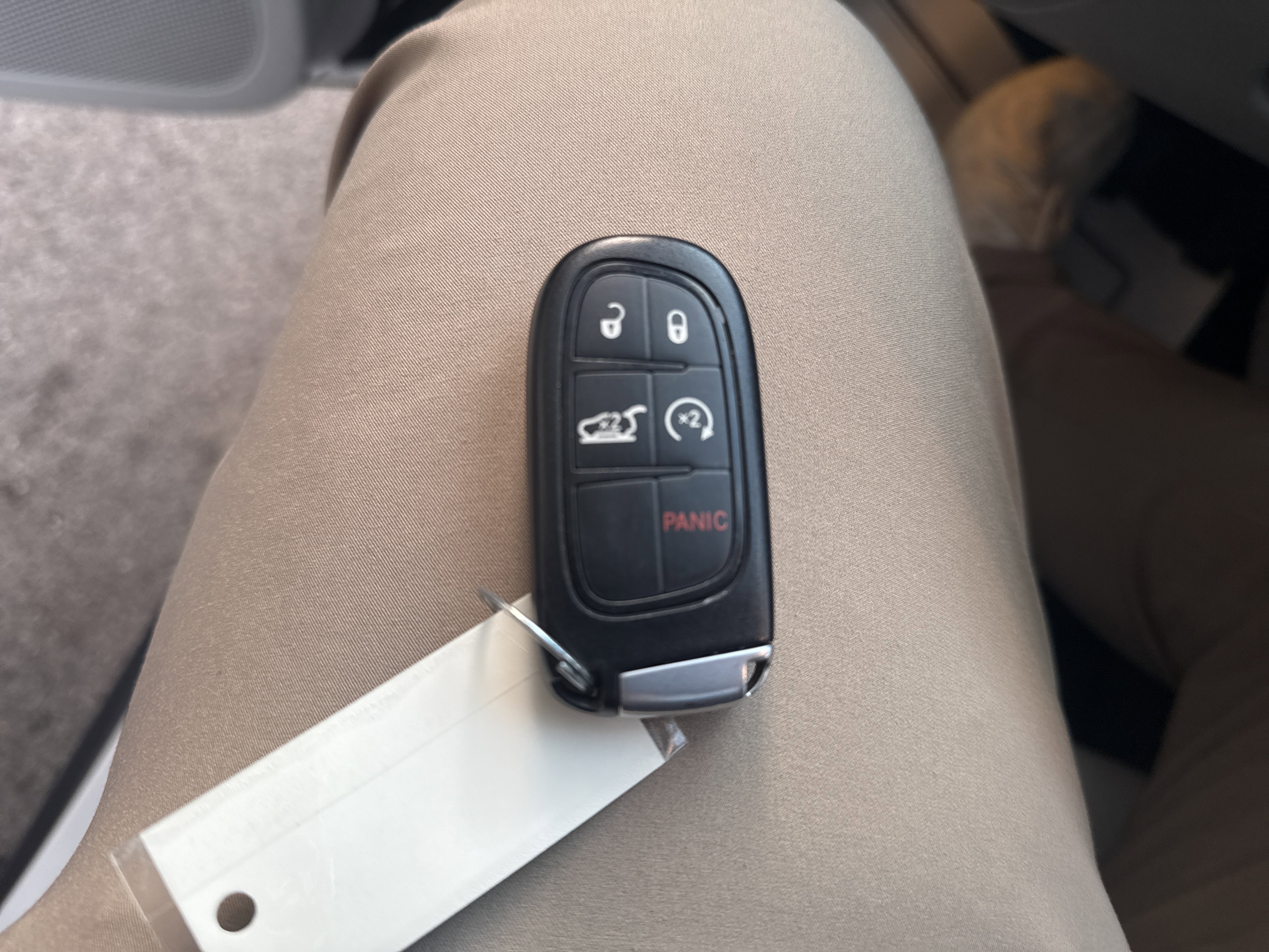 Used 2019 Jeep Cherokee Limited image 29