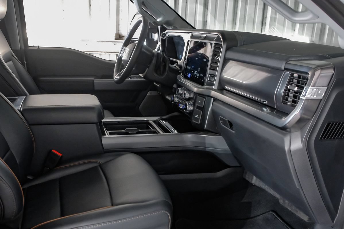Used 2025 Ford F250 Lariat AWD/4WD image 13