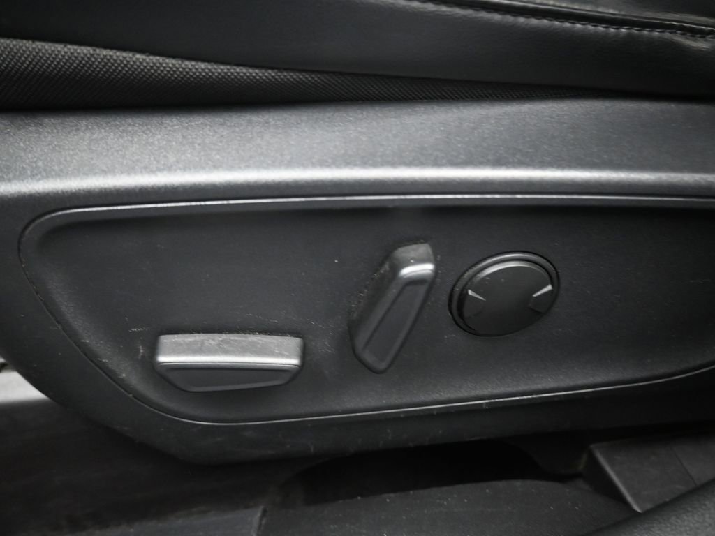 Used 2025 Ford Escape ST-Line FWD image 7