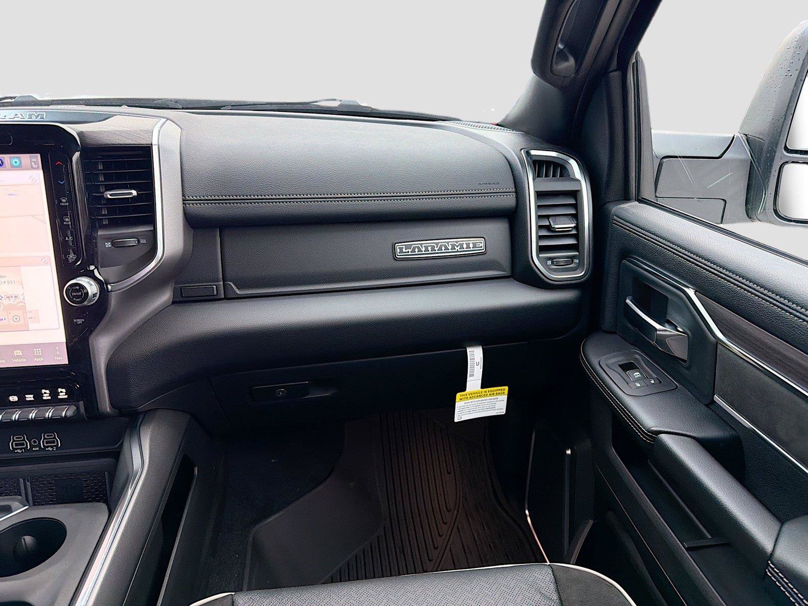New 2026 RAM 2500 Laramie w/ Sport Appearance Package AWD/4WD image 17