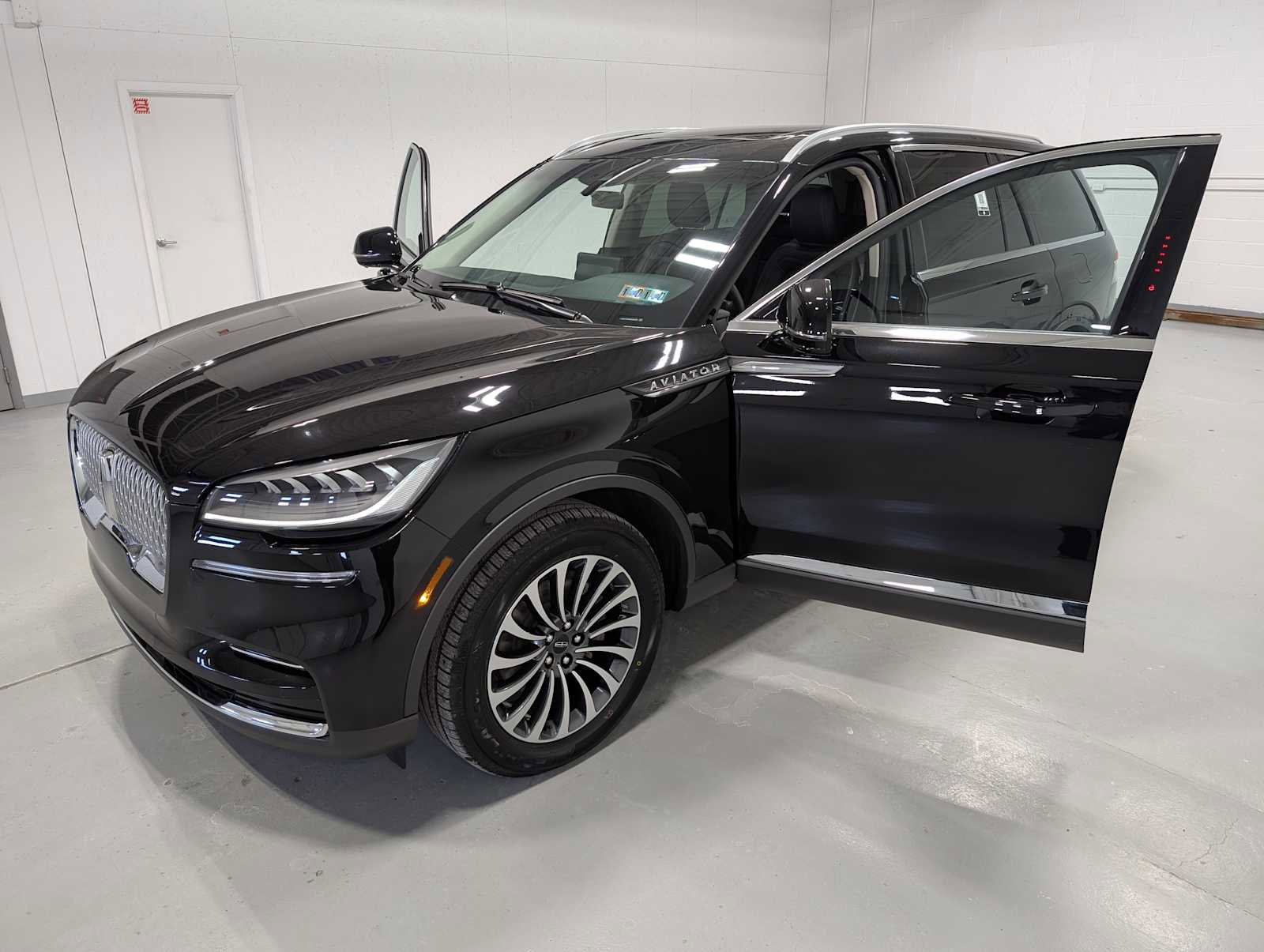 Used 2024 Lincoln Aviator Reserve w/ Elements Package Plus image 16