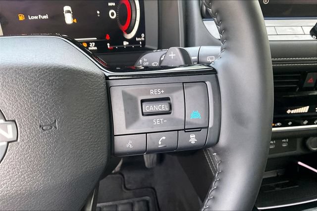 Certified 2025 Nissan Rogue Platinum AWD/4WD image 17