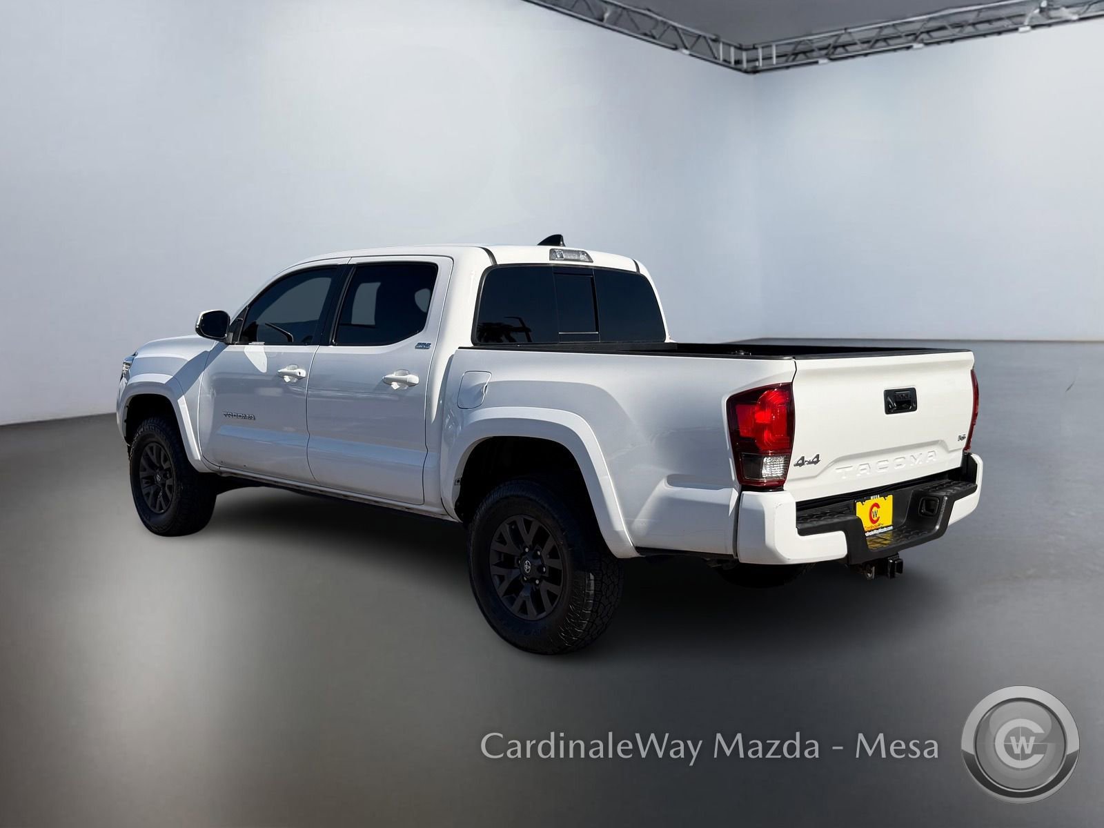 Used 2022 Toyota Tacoma SR5 w/ Technology Package image 8