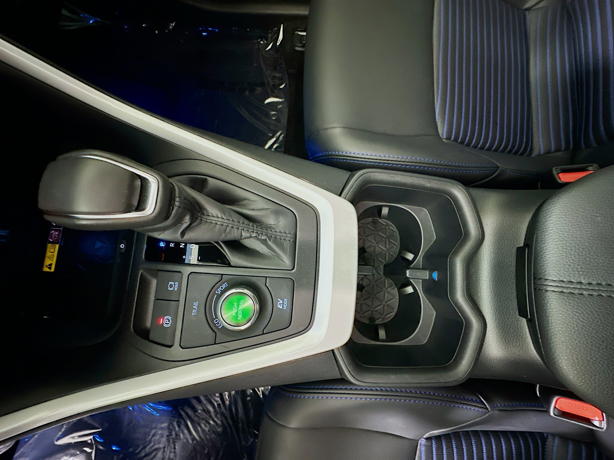 Used 2025 Toyota RAV4 XSE image 22