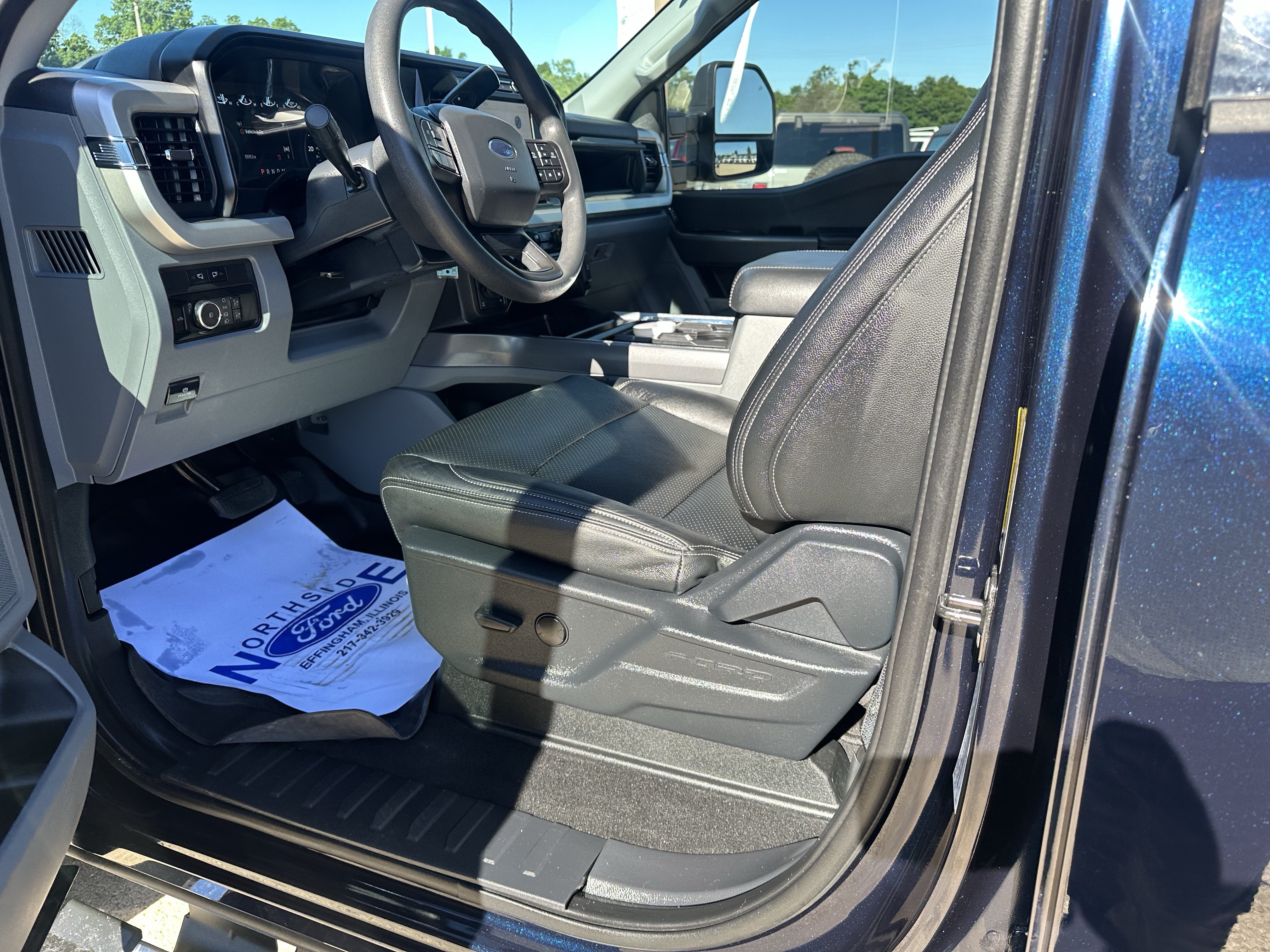 Used 2024 Ford F250 XLT w/ FX4 Off-Road Package AWD/4WD image 14