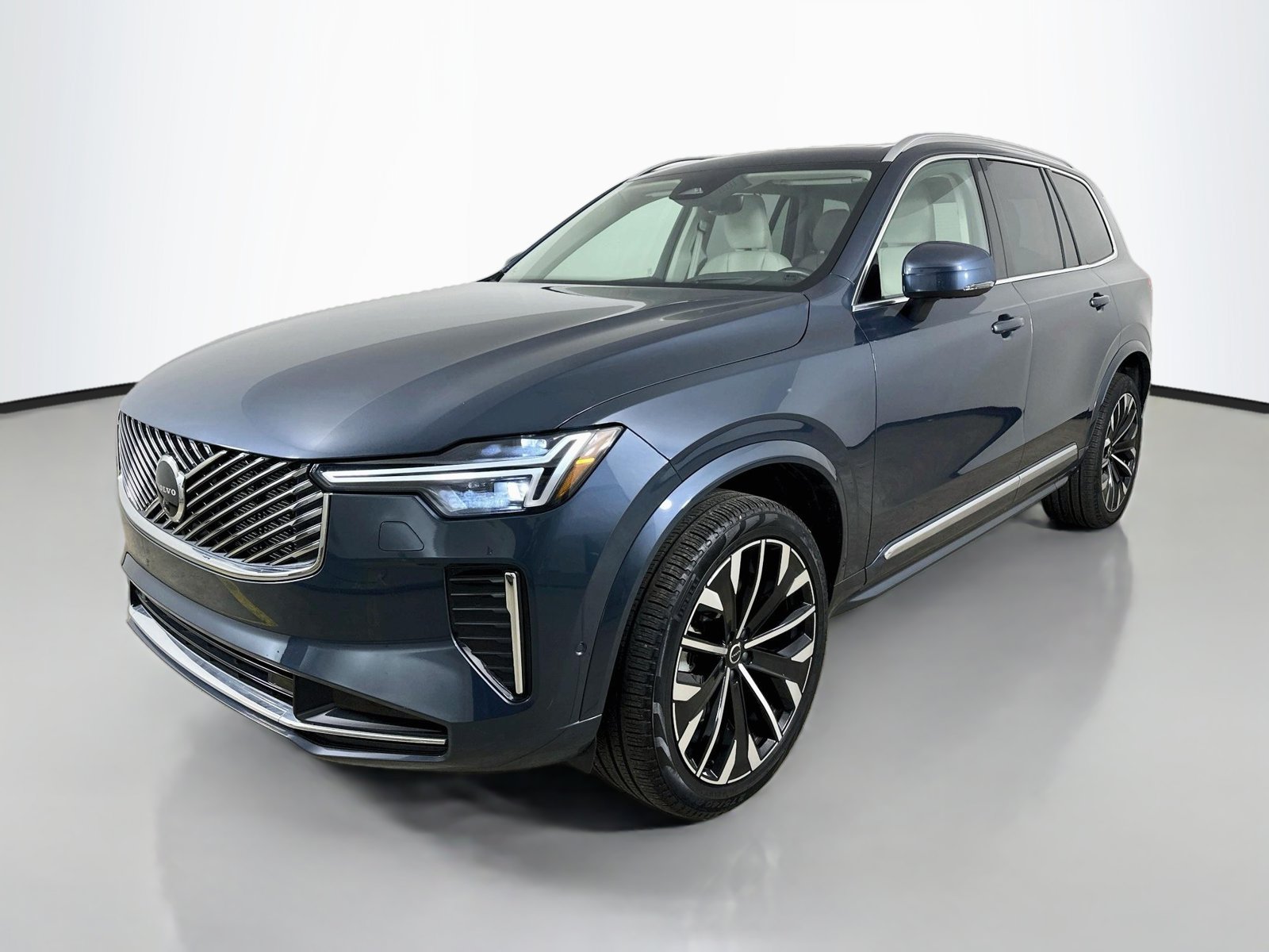 Certified 2026 Volvo XC90 B6 Ultra AWD/4WD image 1