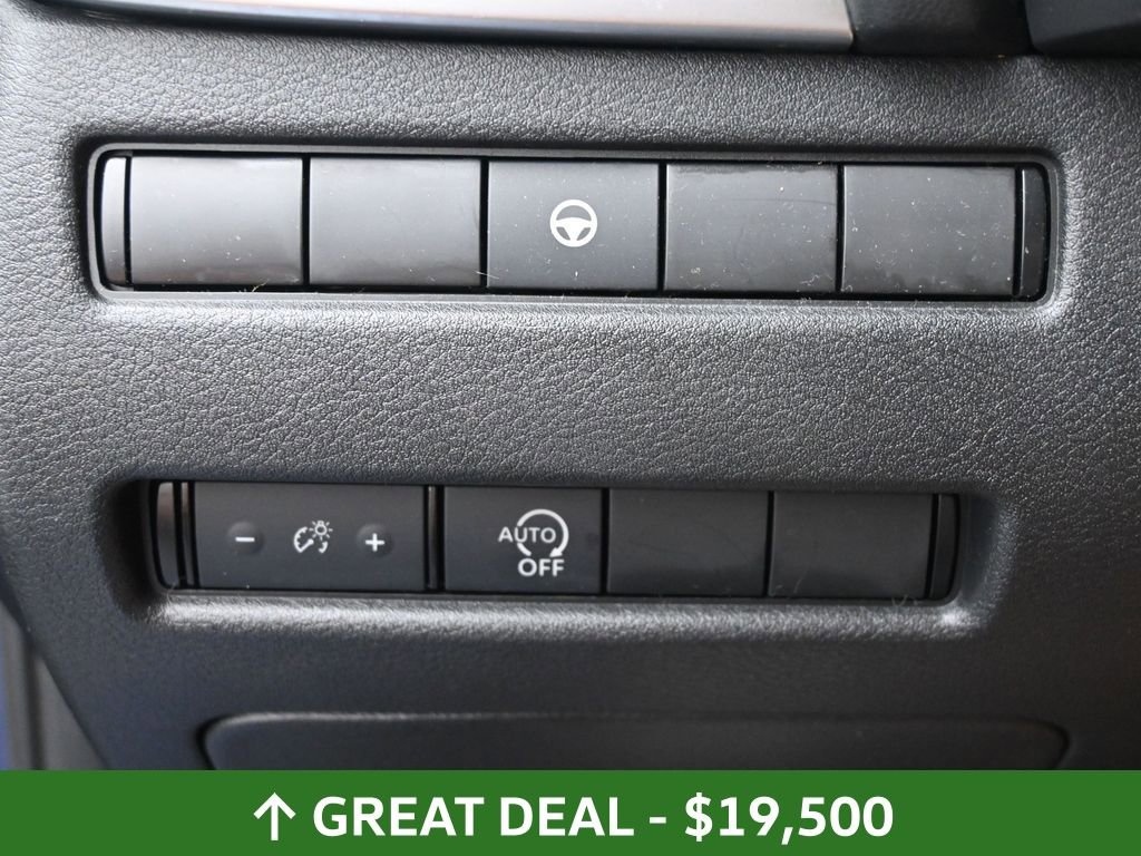 Used 2023 Nissan Rogue SV image 21