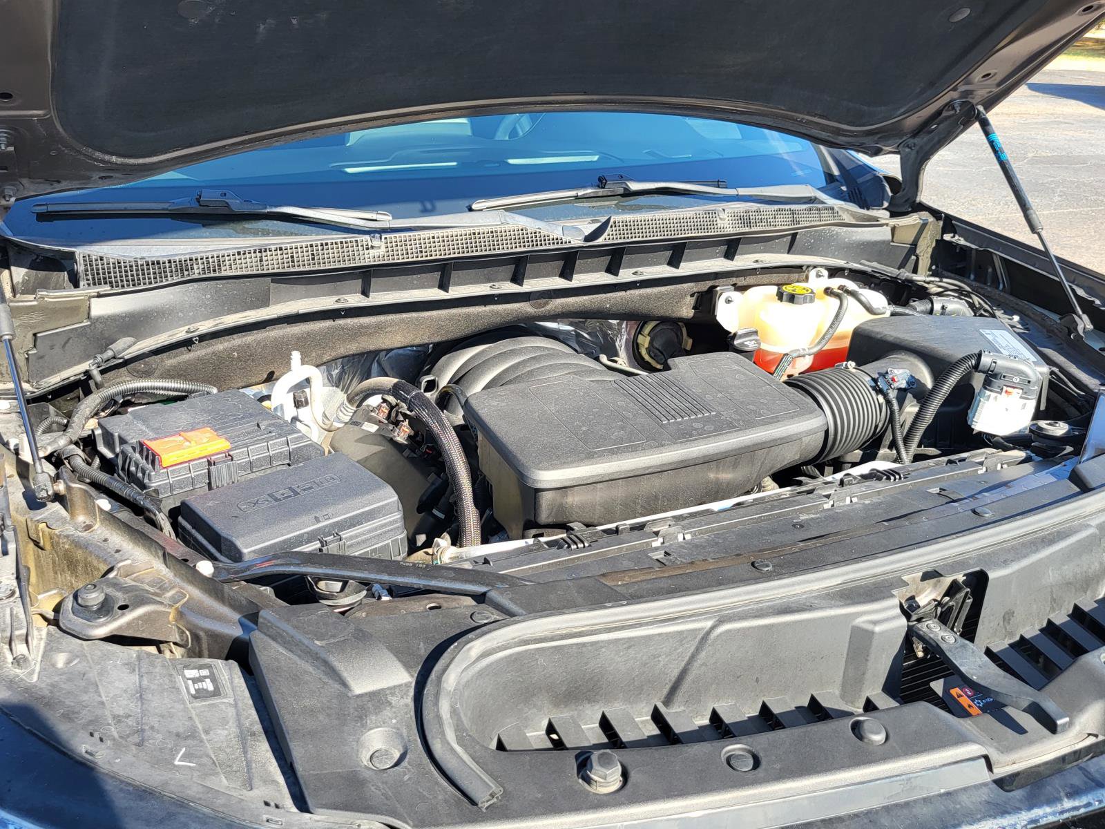 Used 2021 Chevrolet Tahoe Z71 w/ Rear Media and Nav Package image 33