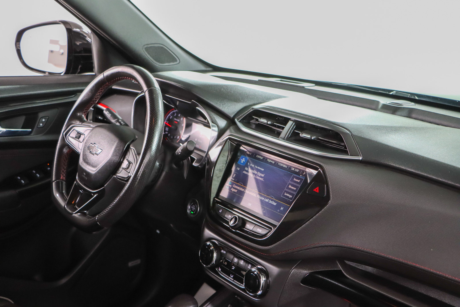 Used 2021 Chevrolet TrailBlazer RS w/ Technology Package FWD image 26
