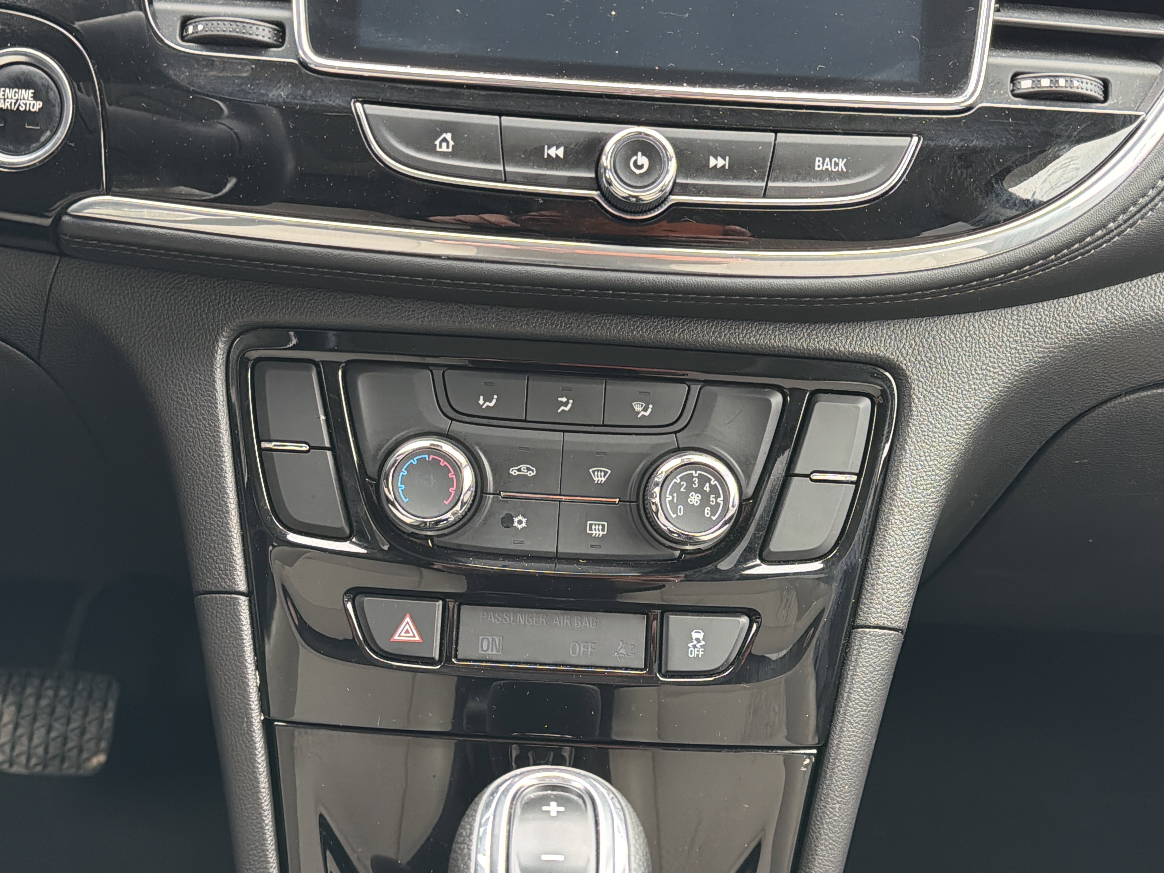 Used 2020 Buick Encore Sport Touring w/ Safety Package image 20