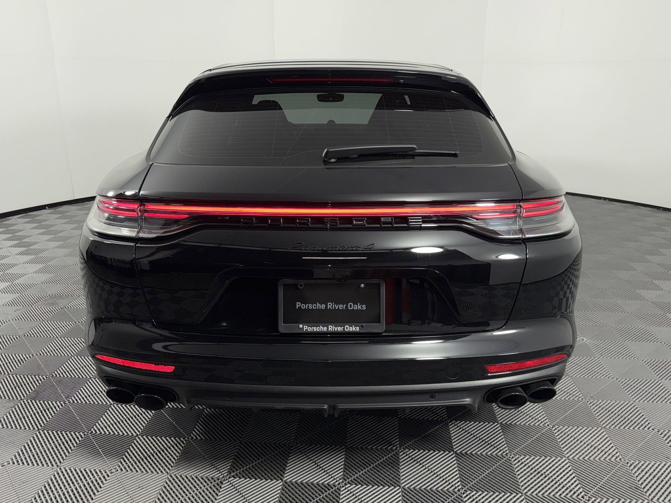 Certified 2023 Porsche Panamera 4 AWD/4WD image 10