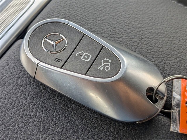 Used 2025 Mercedes-Benz GLC 300 image 31