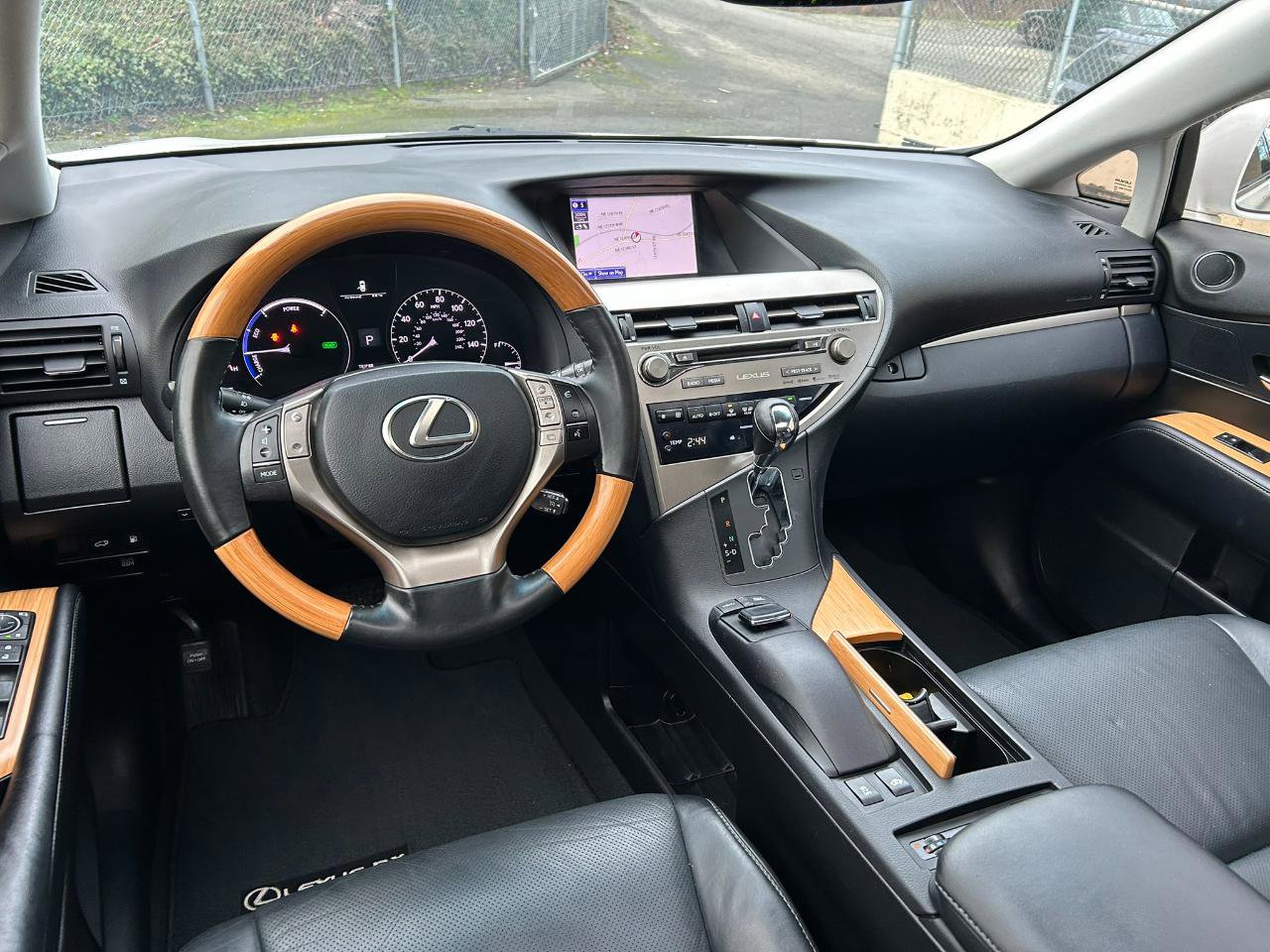 Used 2015 Lexus RX 450h AWD image 16