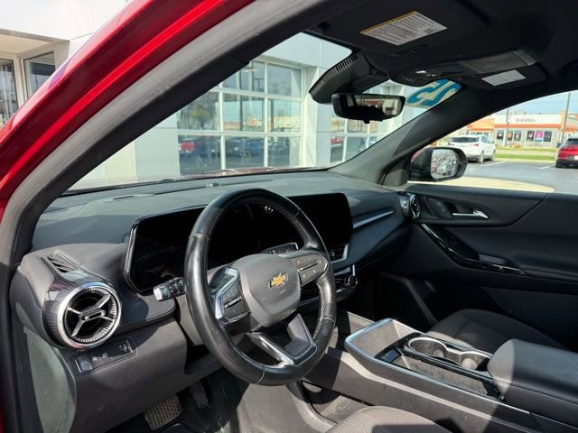 Used 2025 Chevrolet Equinox LT w/ Safety and Technology Package image 13