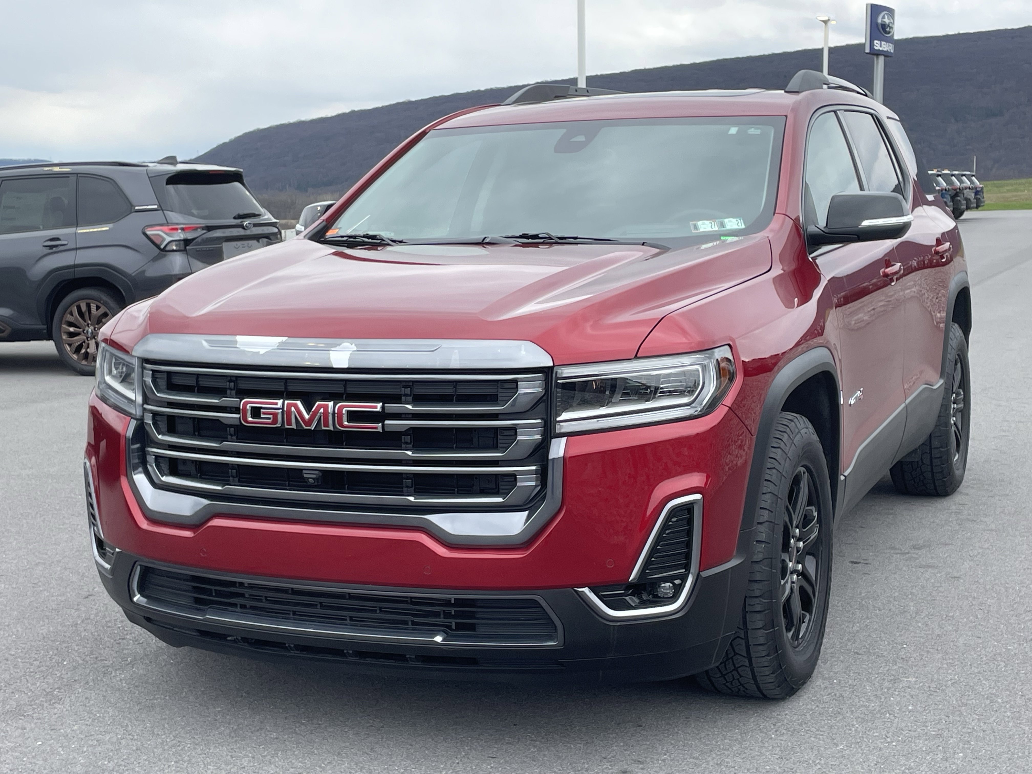 Used 2023 GMC Acadia AT4 w/ Technology Package AWD/4WD image 8