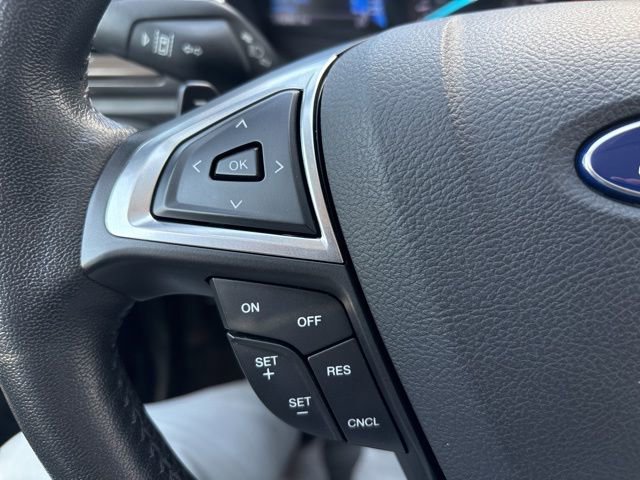 Used 2017 Ford Fusion SE w/ Fusion SE Technology Package FWD image 15