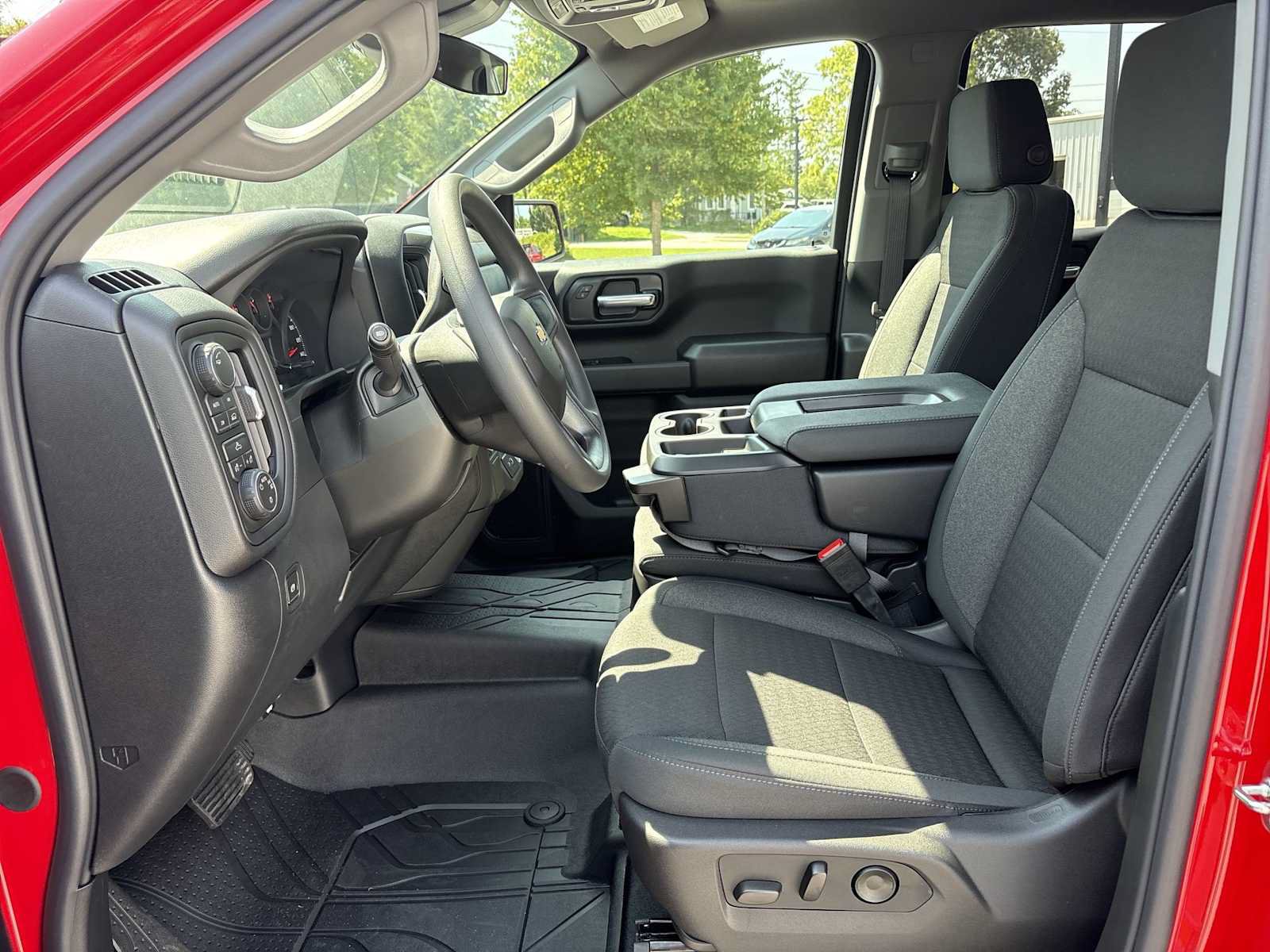 New 2026 Chevrolet Silverado 1500 Custom w/ Turbomax Blackout Package AWD/4WD image 18