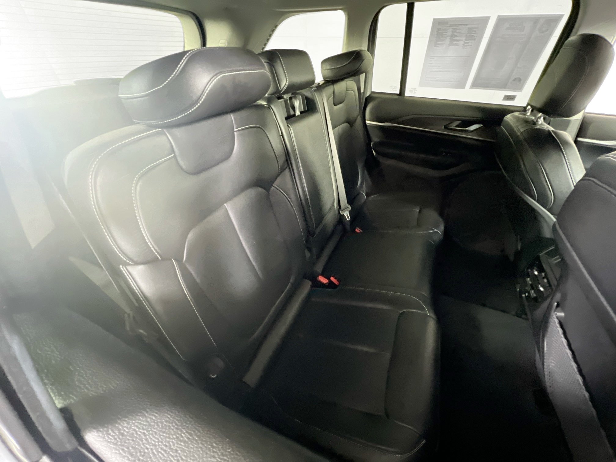 Used 2023 Jeep Grand Cherokee Limited AWD/4WD image 26