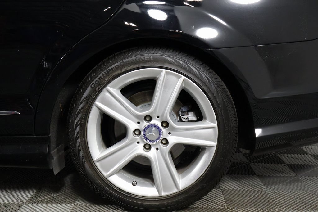Used 2011 Mercedes-Benz C 300 Sedan image 16