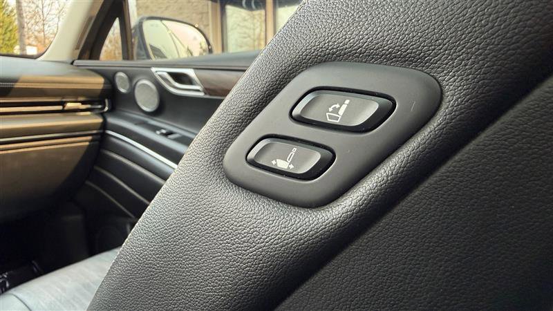 Used 2023 Genesis GV80 3.5T Advanced + image 26