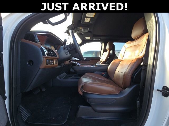 Used 2023 Lincoln Navigator Reserve image 12