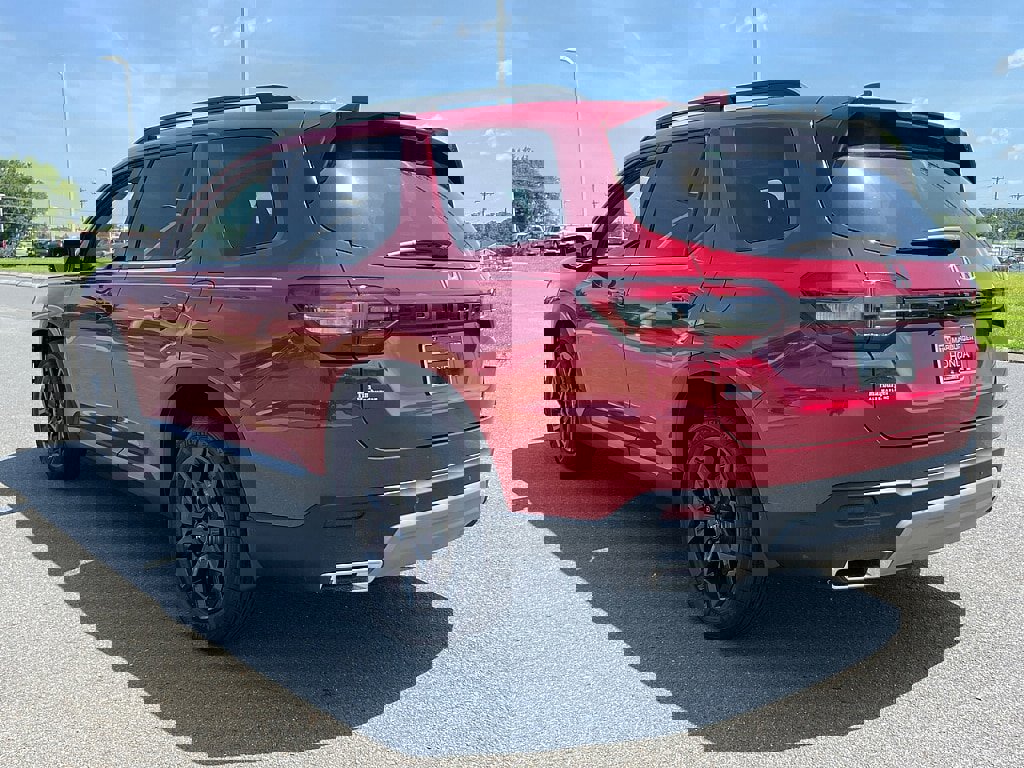 New 2025 Honda Pilot Touring image 4