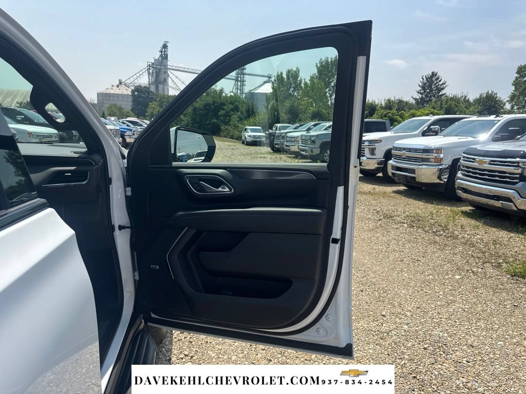 Used 2023 Chevrolet Tahoe RST w/ Luxury Package AWD/4WD image 32
