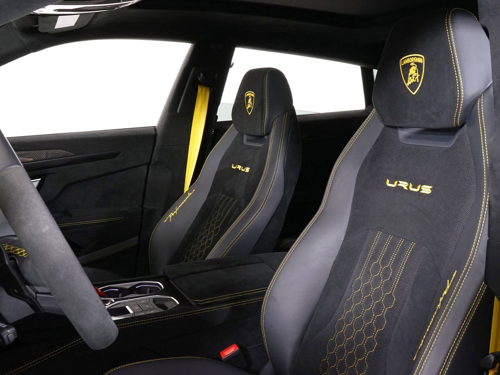 Used 2024 Lamborghini Urus Performante AWD/4WD image 24