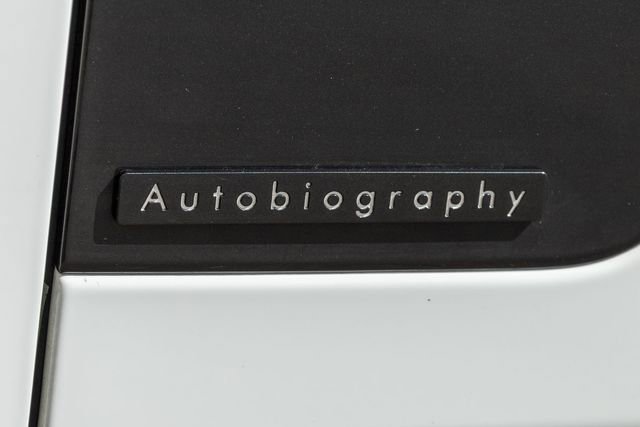 Used 2025 Land Rover Range Rover Autobiography image 6