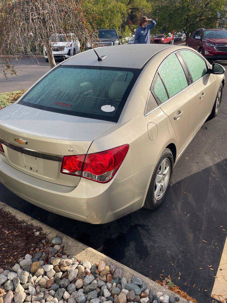 Used 2014 Chevrolet Cruze LT w/ Technology Package FWD image 3