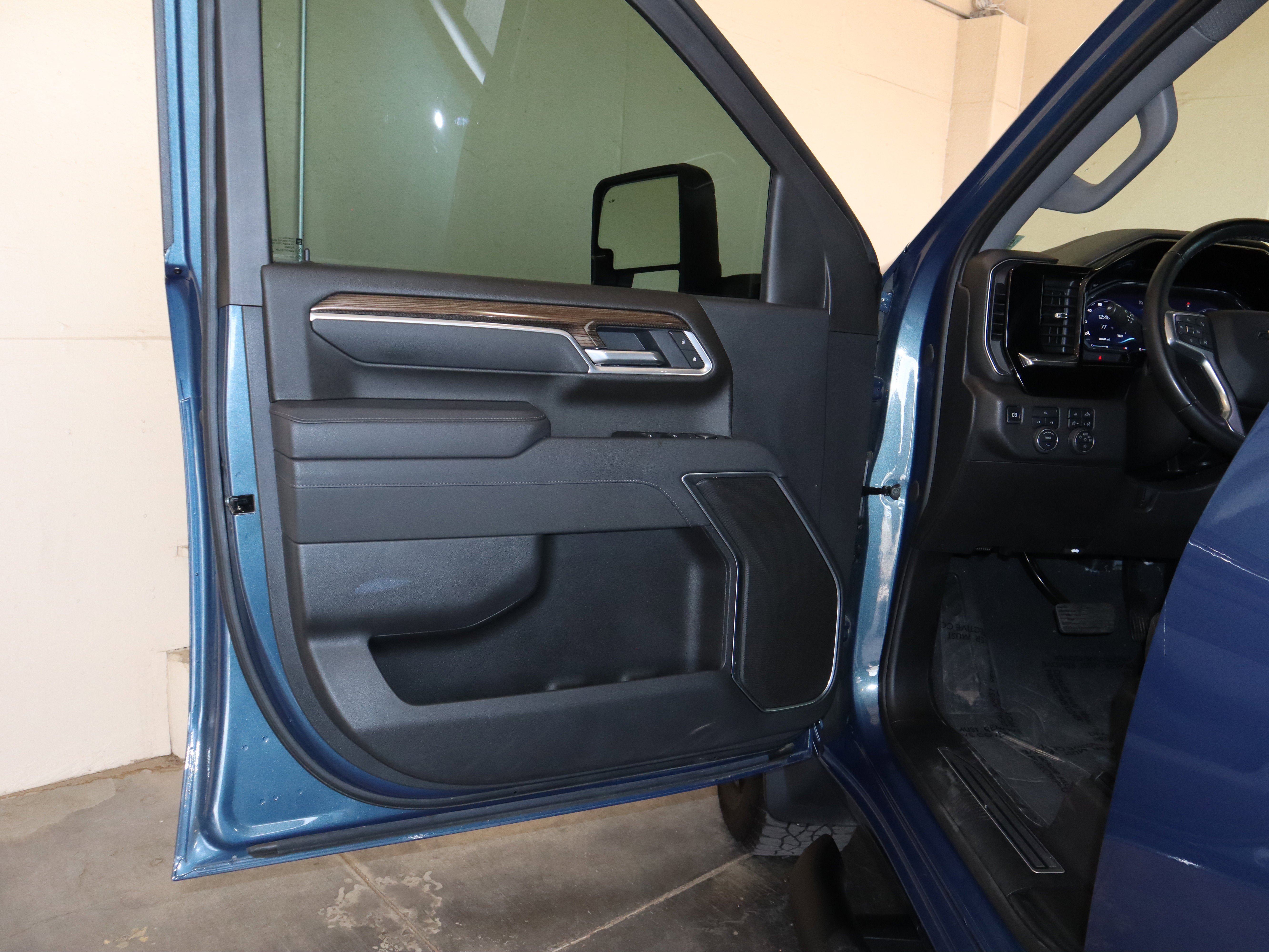 Used 2025 Chevrolet Silverado 2500 LT w/ Trail Boss Package AWD/4WD image 32