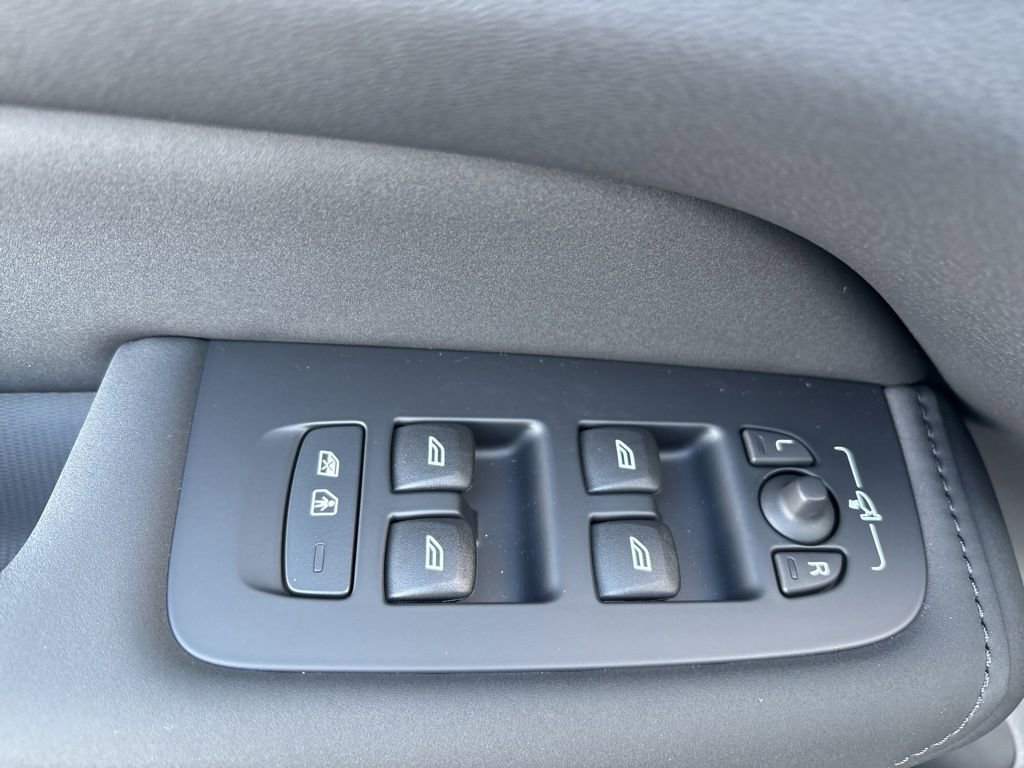 New 2026 Volvo XC60 B5 Plus w/ Protection Package Premier image 17
