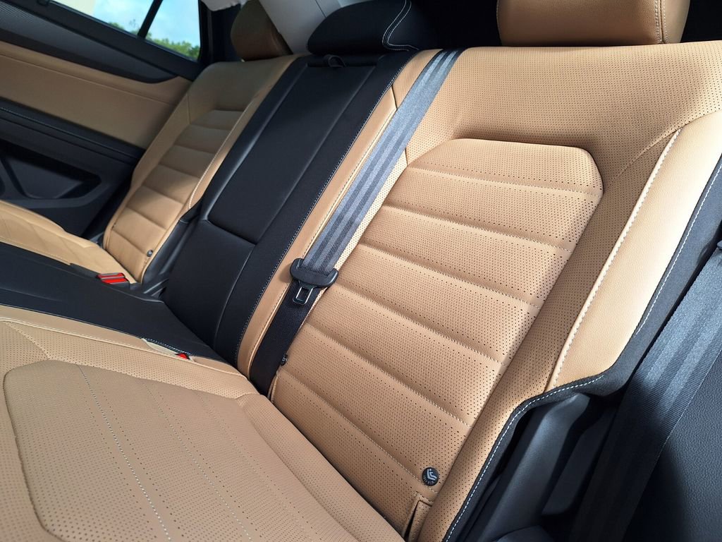 New 2026 Volkswagen Atlas Cross Sport SEL R-Line image 24