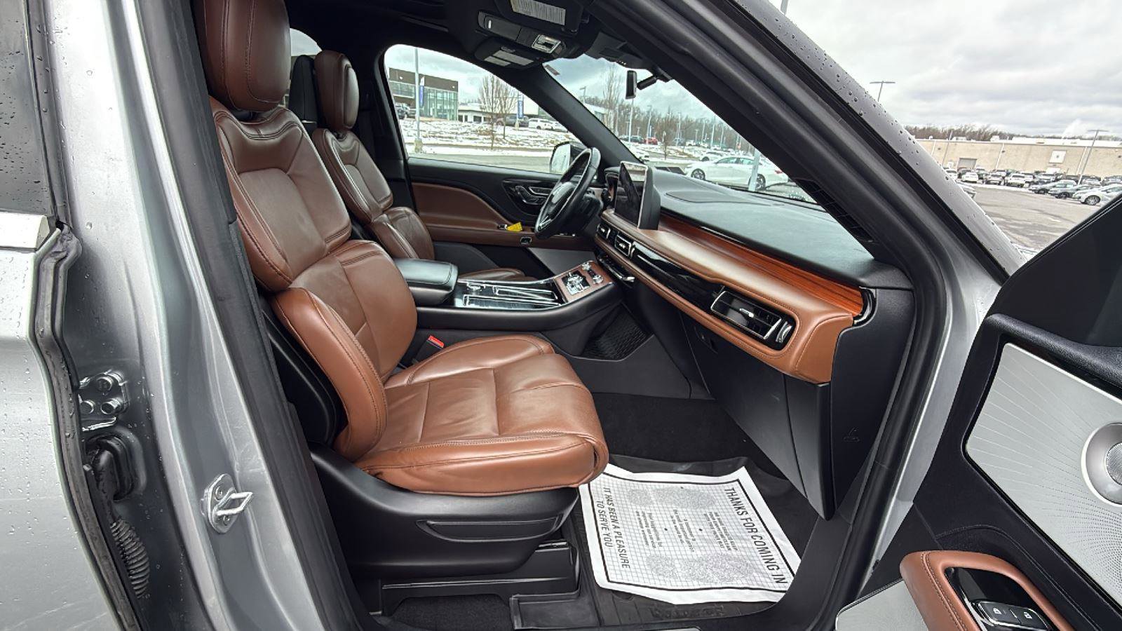 Used 2020 Lincoln Aviator Reserve w/ Equipment Group 201A image 18