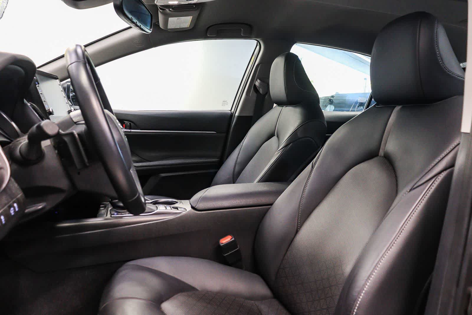 Used 2023 Toyota Camry XSE FWD image 17