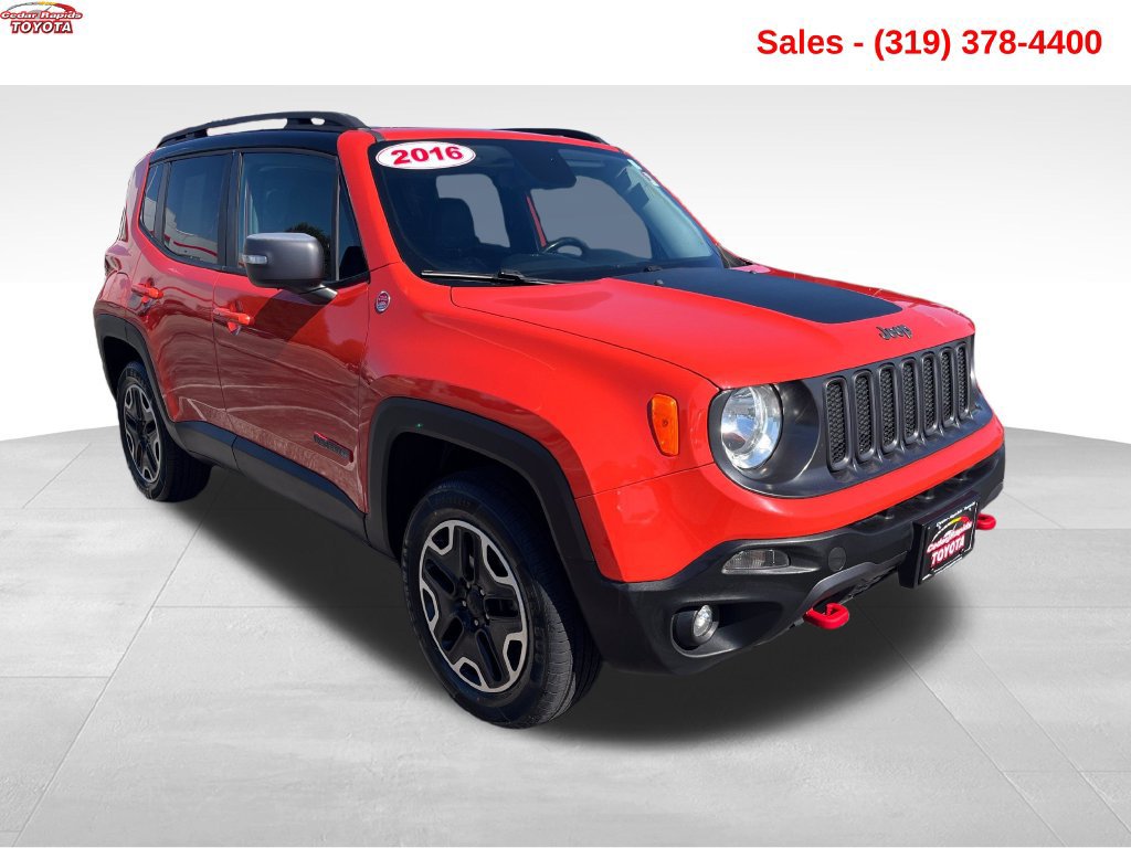 Used 2016 Jeep Renegade Trailhawk w/ Premium Trailhawk Package AWD/4WD image 10