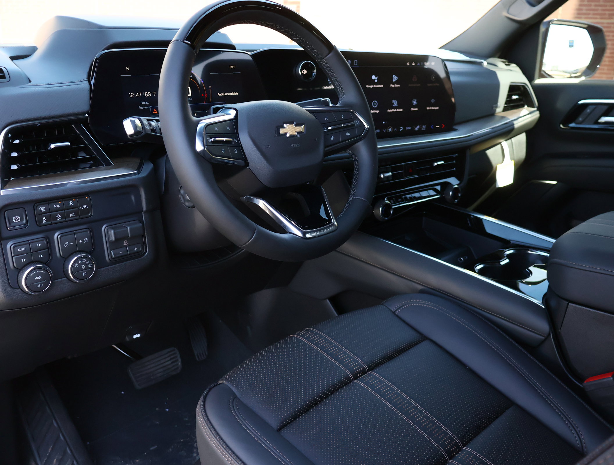 New 2026 Chevrolet Suburban High Country image 3