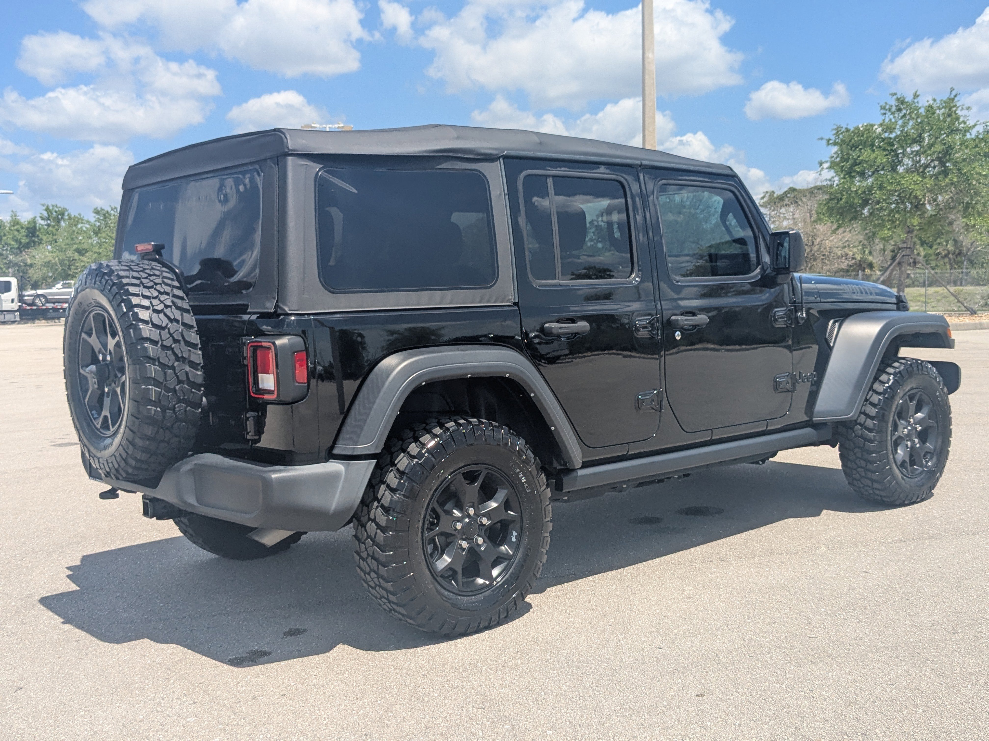 Used 2022 Jeep Wrangler Unlimited Sport AWD/4WD image 6